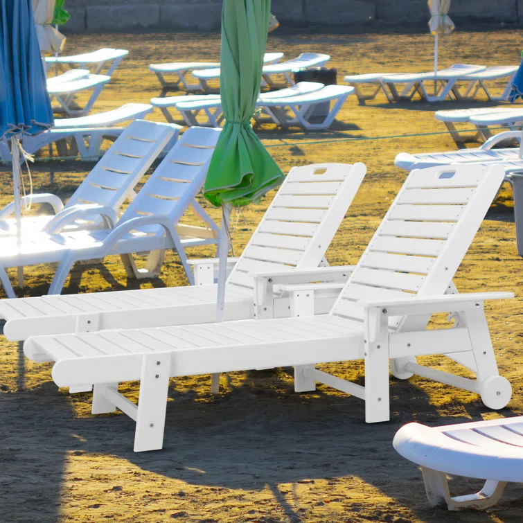 10 Best Outdoor Chaise Lounge Chairs for Relaxing in Style (2024 Edition)